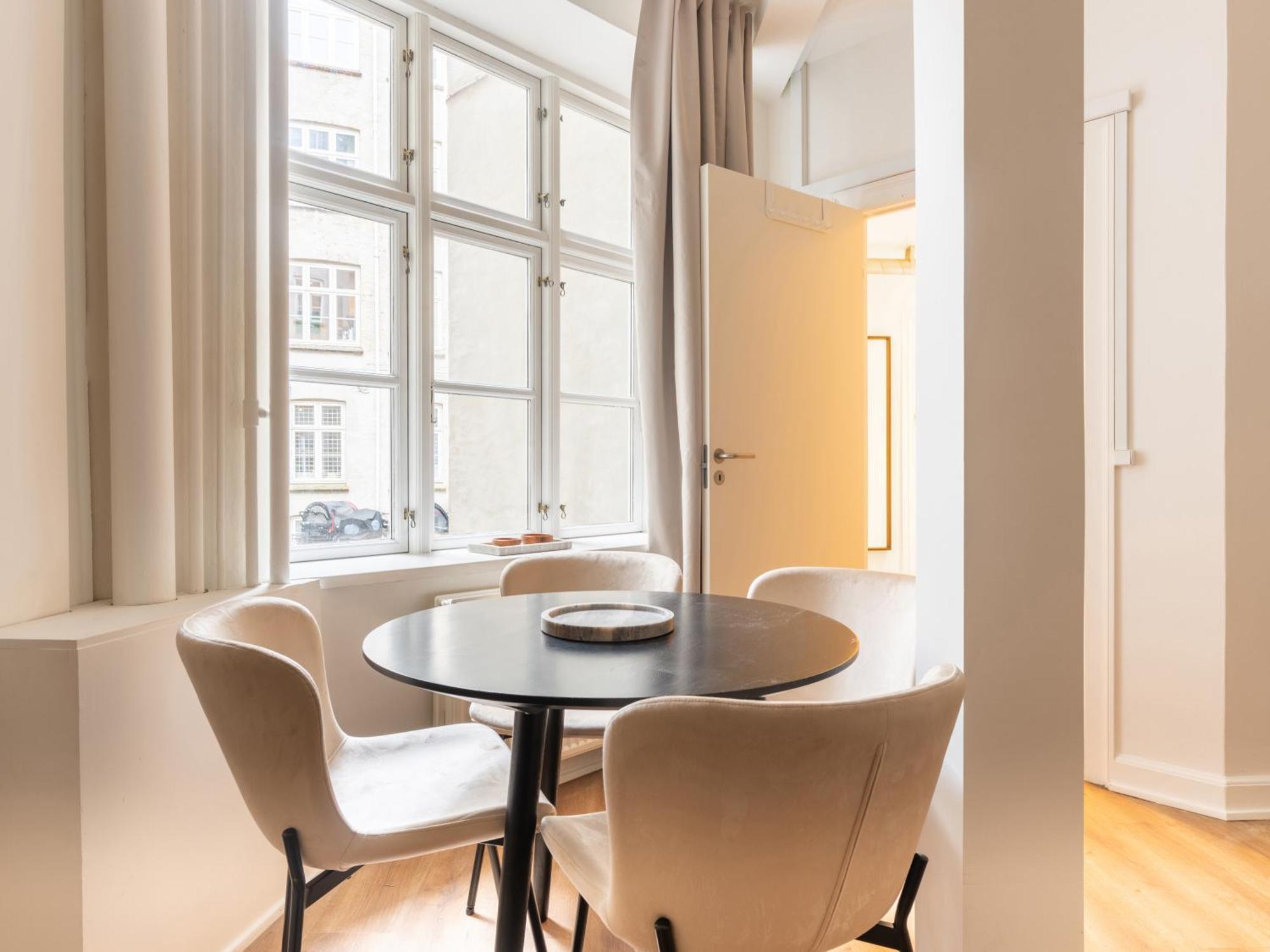 Sanders Noble - Fantastic 4-Bdr Apt In The Capital Copenhagen Luaran gambar